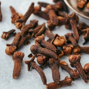 clove name origin etymology